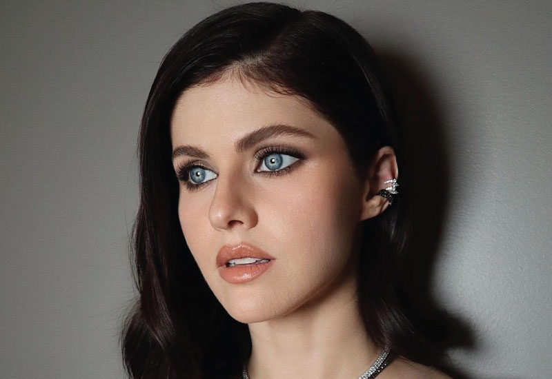 Alexandra Daddario The Beautiful Actress with Blue Eyes