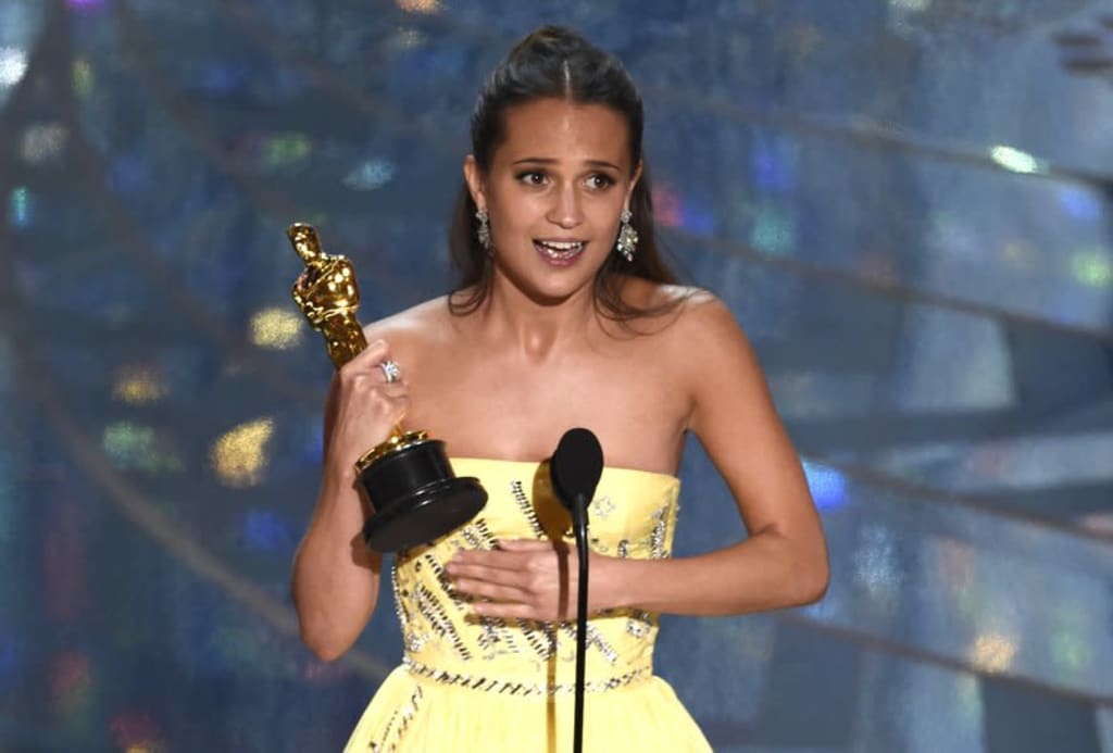 Alicia Vikander speak languages