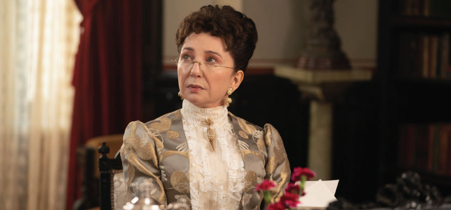 Donna Murphy speak languages fluently