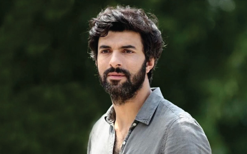 Engin Akyurek Languages