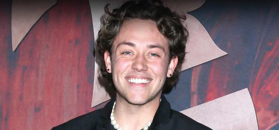 Ethan Cutkosky speak languages fluently