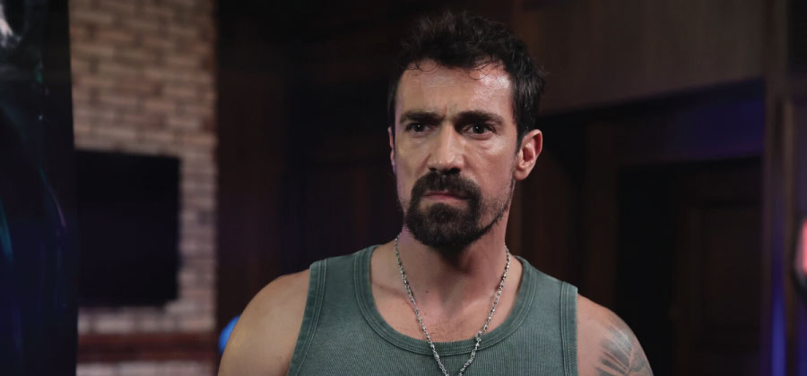Ibrahim Celikkol speak language fleuntly