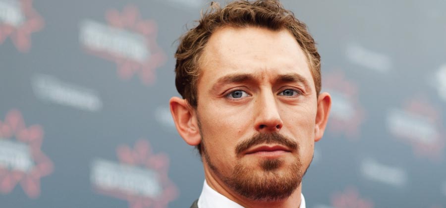 JJ Feild speak languages