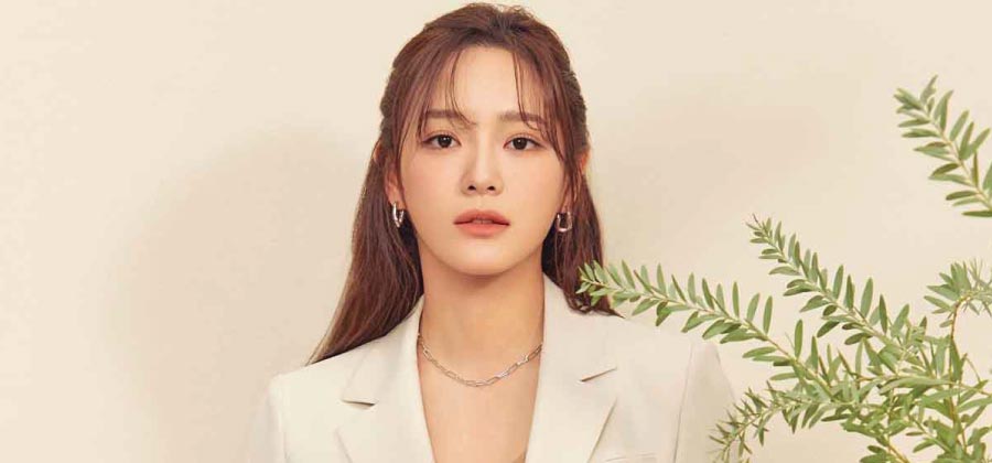 Kim Se Jeong speaks languages fluently