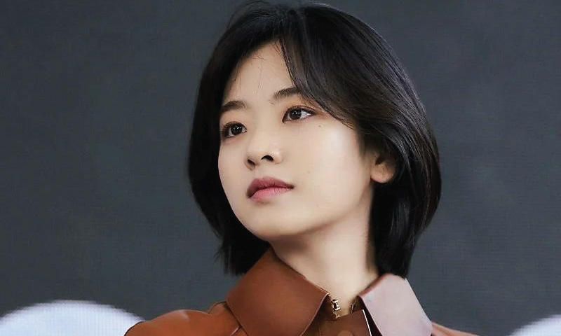 Lee Joo Young Biography and Education