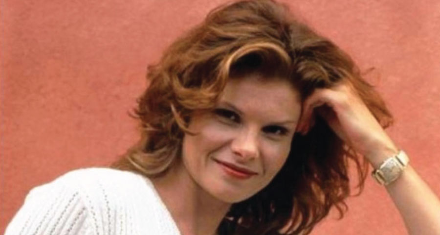 Lolita Davidovich speak languages fluently_1