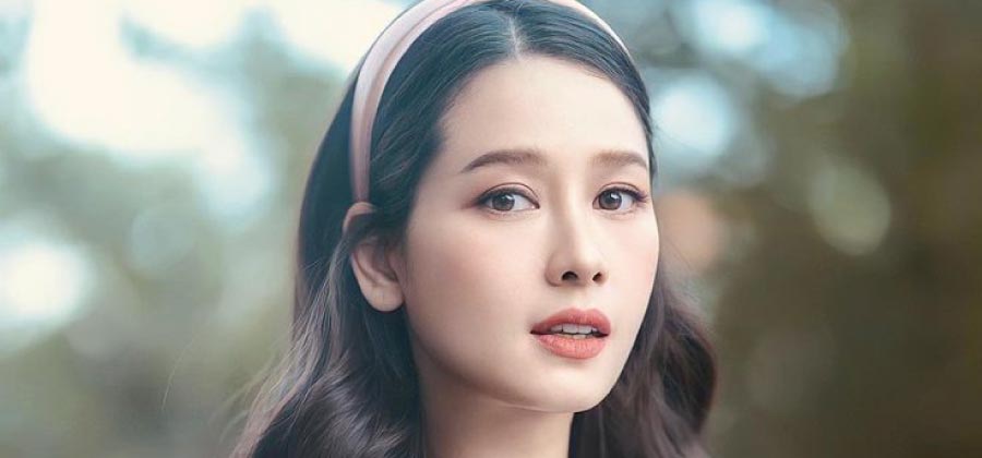 Mo Amena Pinit speak languages