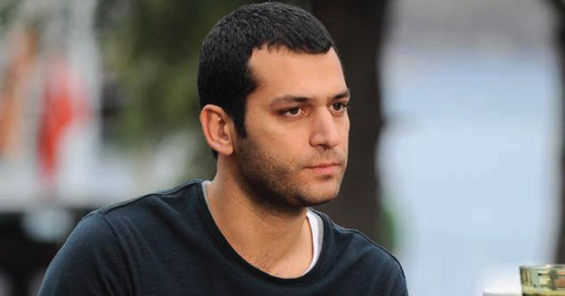 Murat Yildirim speak languages fluently