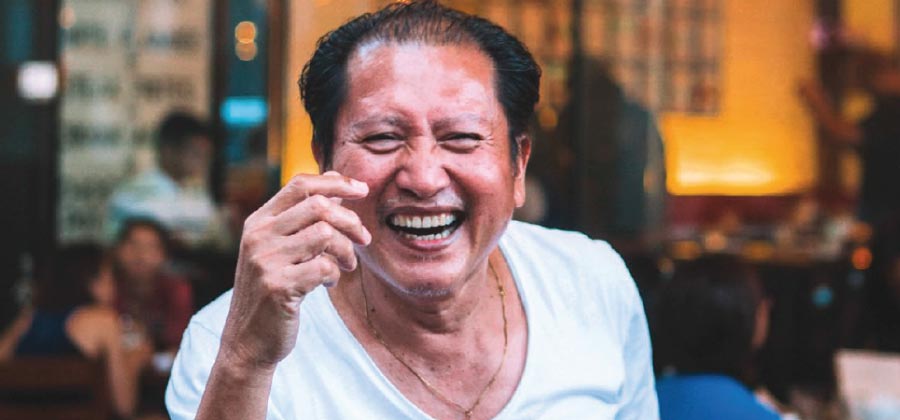 Ronnie Lazaro speak languages
