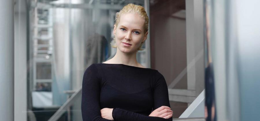 Rosy McEwen speak languages