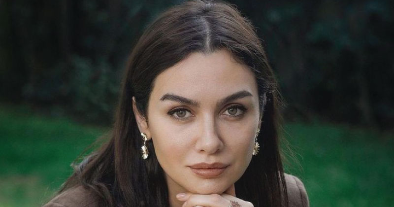 birce akalay speak languages