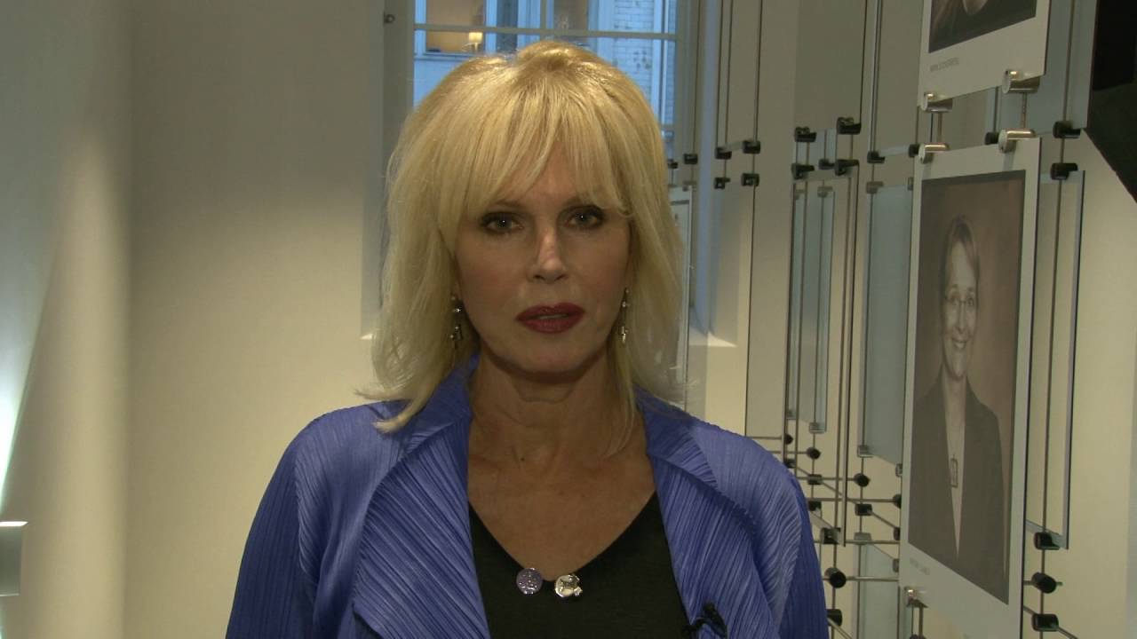 joanna lumley languages speaks