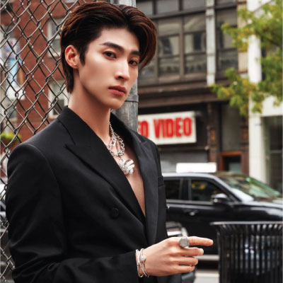 Blue Pongtiwat Tangwancharoen