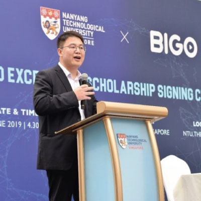 David Xueling Li